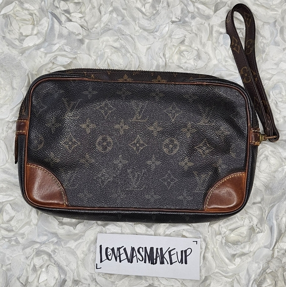 Louis Vuitton Wristlet (Classic Monogram) - Picture 16 of 16